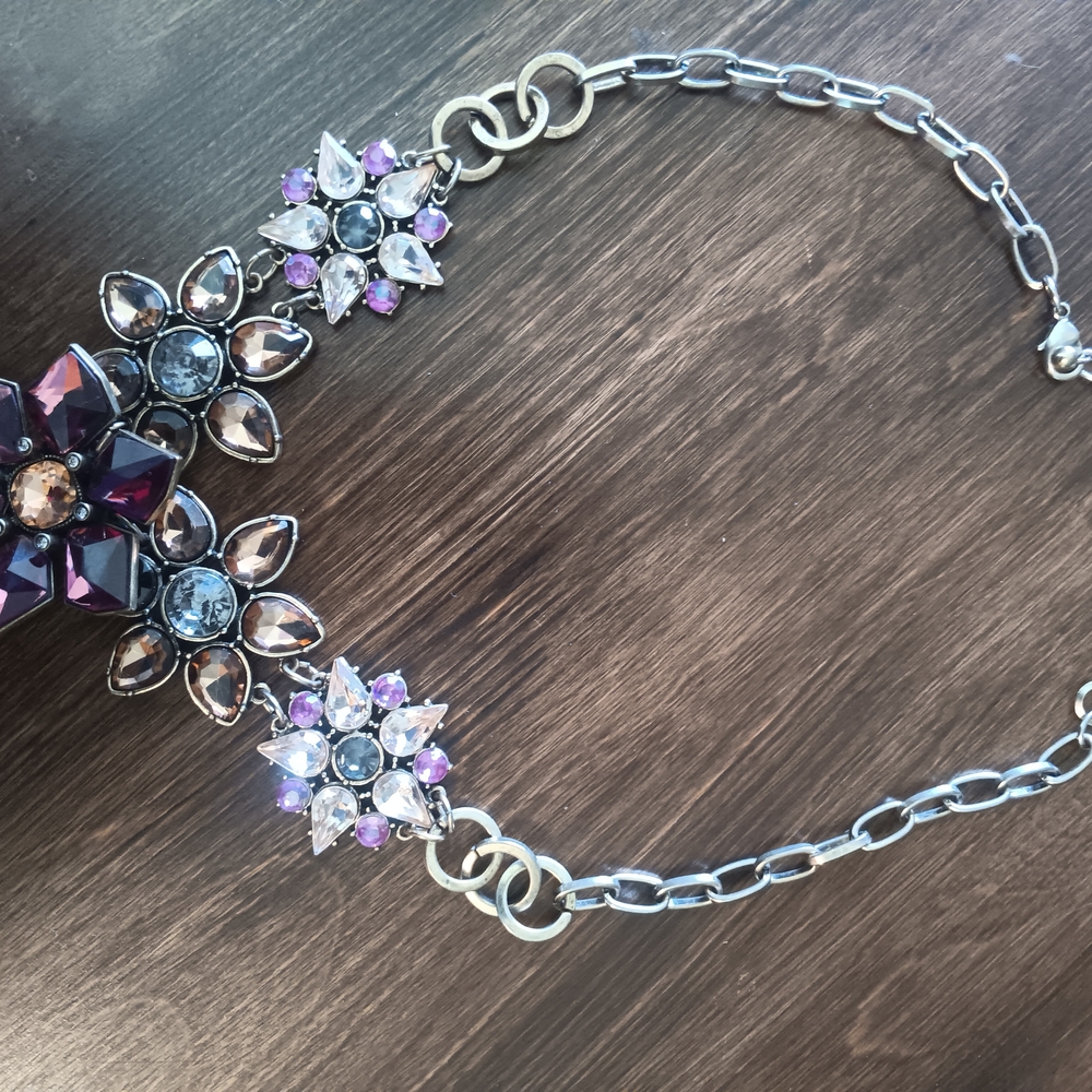 Elegant Multi-Color Floral Necklace